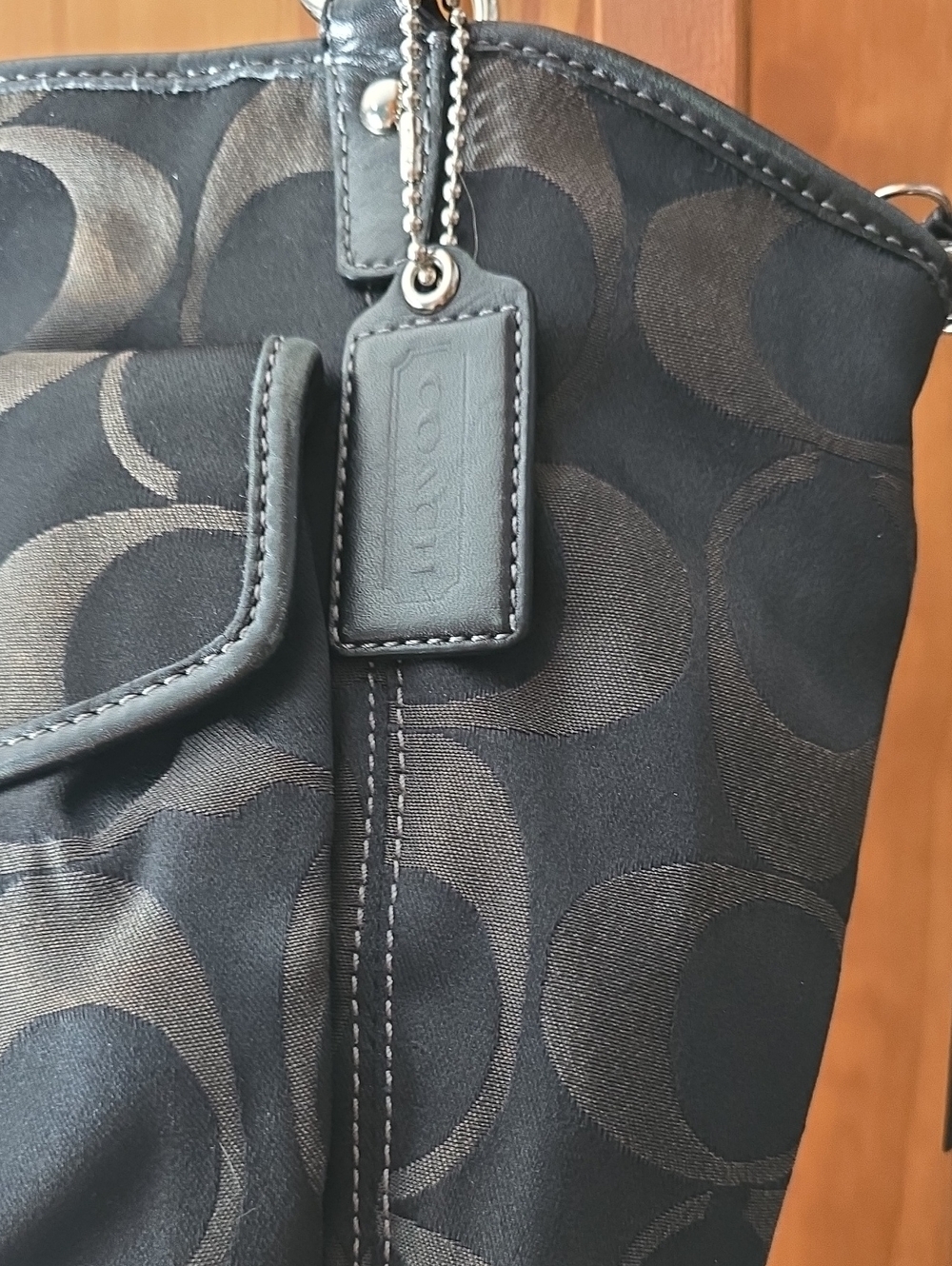 Coach Leah Bag - Picture 2 of 9